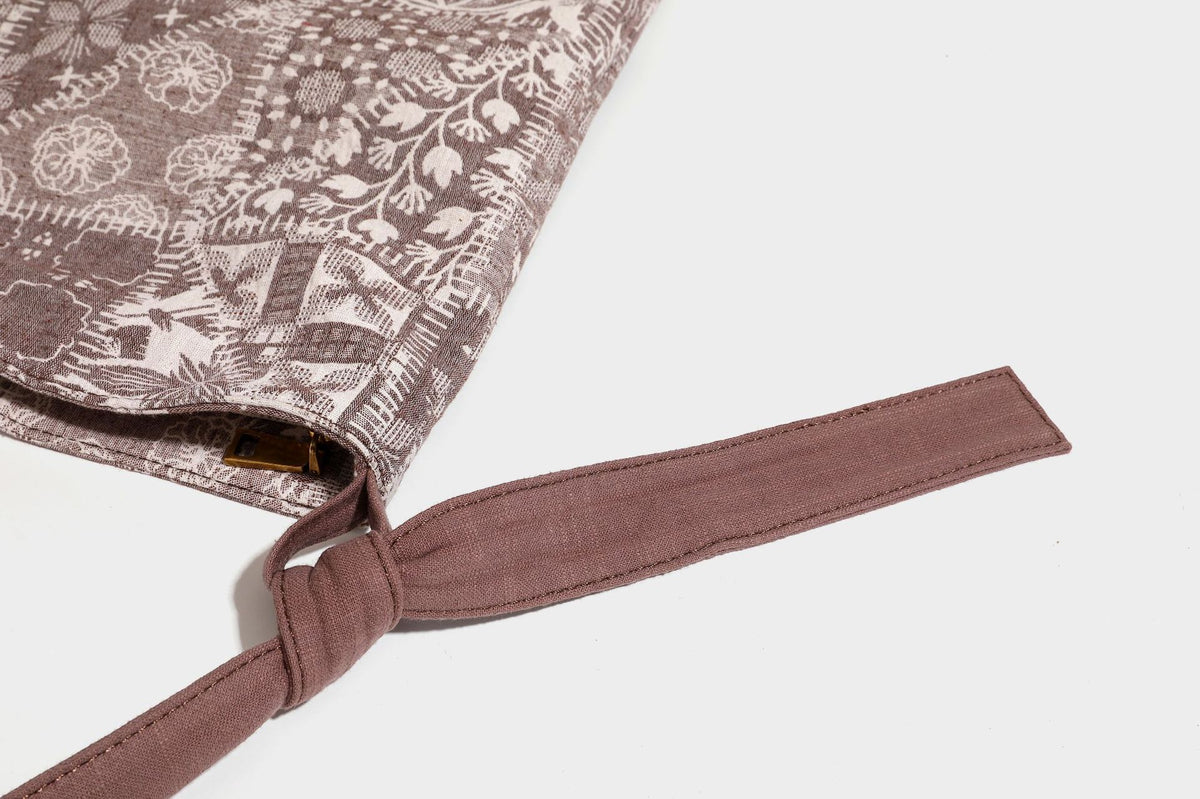 Lässige Hobo-Schultertasche aus Canvas mit botanischem Muster, langem Knotenträger und Reißverschluss oben, Detailansicht 43