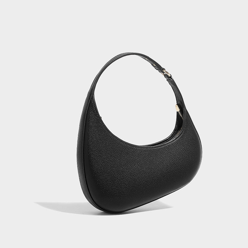 Halbmondförmige Hobo-Schultertasche in genarbter Lederoptik mit schmalem Riemen und goldfarbenen Reißverschlussbeschlägen, Detailansicht 6