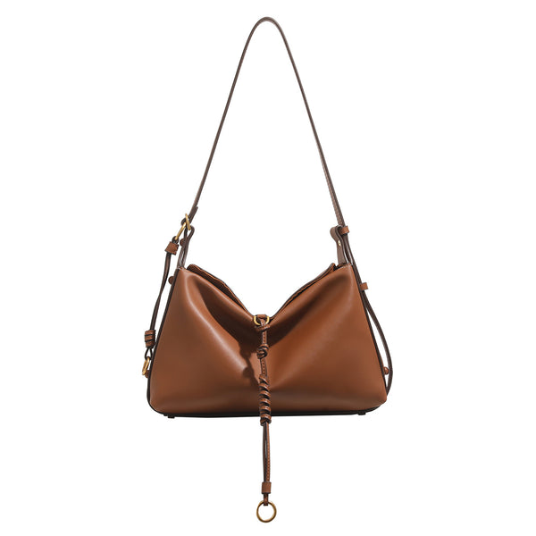 Weich fallende Hobo-Tasche in Halbmondform mit glatter, matter Oberfläche in Lederoptik, geknotetem Kordeldetail am Boden und Ring in Antikgold
