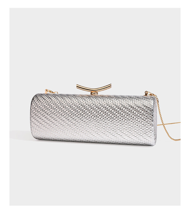 Strukturierte metallische Abend-Clutch mit gewebter Optik, geschwungenem goldfarbenem Kiss-Lock-Verschluss und abnehmbarem schmalem goldfarbenem Kettenriemen