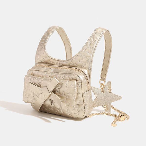 Wandelbare Schultertasche mit perlmuttfarbener Sternsteppung, Schleifendetail und goldfarbenem Kettenriemen, Vorderansicht