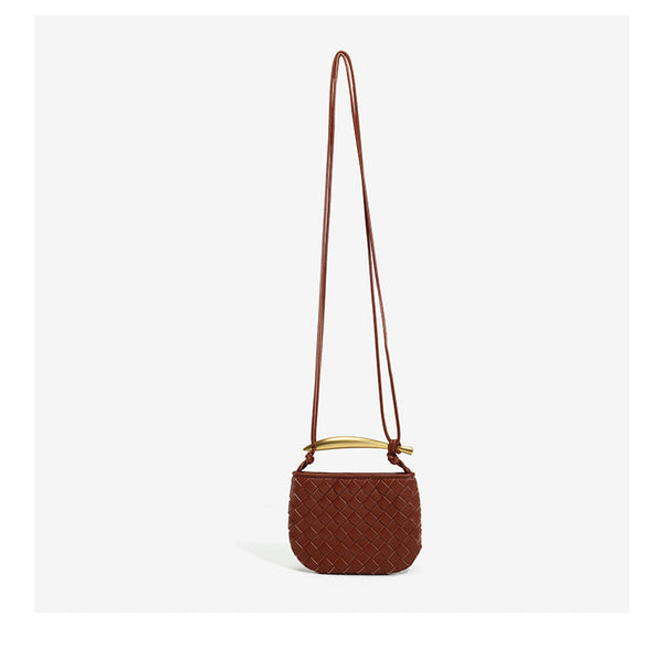 Mini-Crossbody-Etui mit gewebter Rautenstruktur, geschwungenem Bügelgriff in Goldoptik und schmalem Kordelriemen, Detailansicht 21