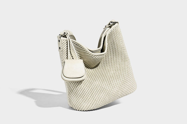Große, weich fallende Hobo-Schultertasche mit Webstruktur in Braun, mit Mini-Tasche mit Überschlag und schmalem Knotenträger, Detailansicht 20