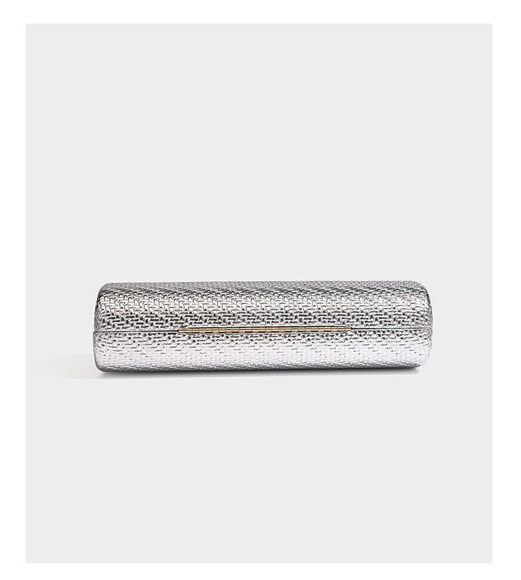 Strukturierte metallische Abend-Clutch mit gewebter Optik, geschwungenem goldfarbenem Kiss-Lock-Verschluss und abnehmbarem schmalem goldfarbenem Kettenriemen