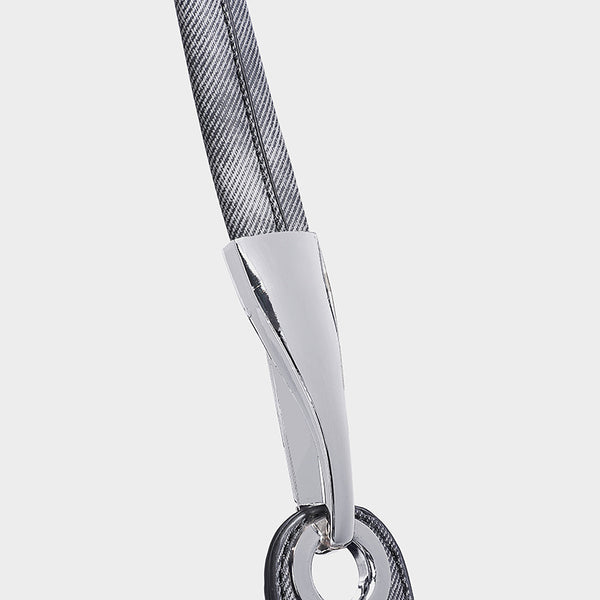 Große, lässig fallende Hobo-Schultertasche mit gewaschener, matter Struktur, Reißverschluss oben, silberfarbenen Beschlägen und langem, detail