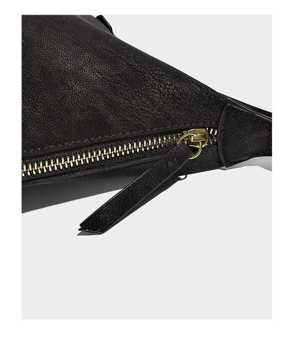 Lässige Hobo-Schultertasche mit matter Oberfläche, Quastenbesatz und goldfarbenen Metallelementen, Detailansicht 13
