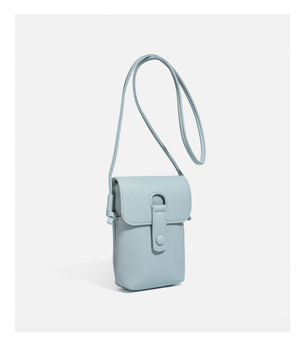 Kleine vertikale rechteckige Crossbody-Handytasche in genarbter Lederoptik mit abgerundeter Klappe, Laschenverschluss mit Druckknopf und