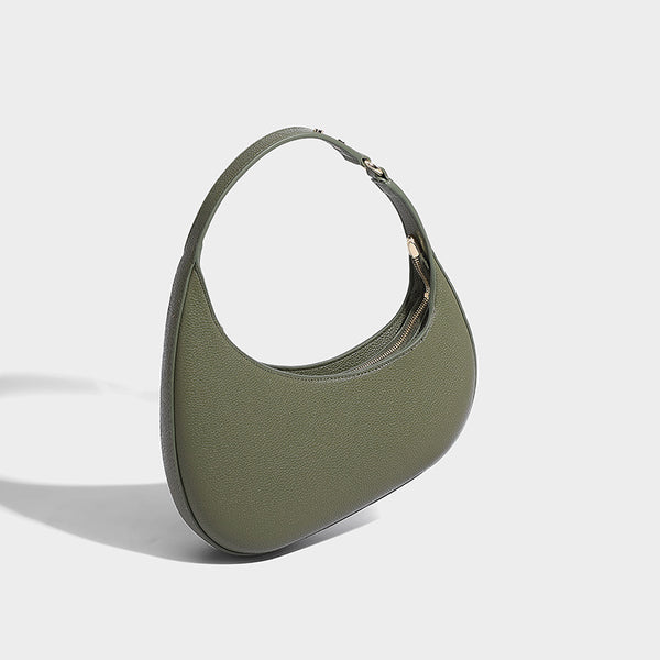 Sichelförmige Halbmond-Hobo-Schultertasche in genarbter Lederoptik mit schmalem Riemen und goldfarbenen Reißverschlussdetails, Detailansicht