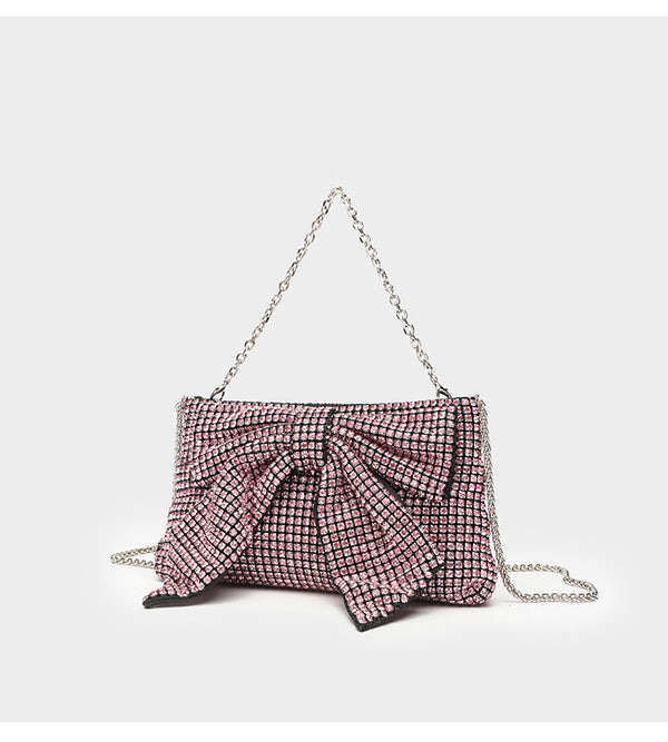 Kleine rechteckige, mit Strasssteinen besetzte Schleifen-Clutch zum Umhängen mit silberfarbener Kettenriemen, Detailansicht 16