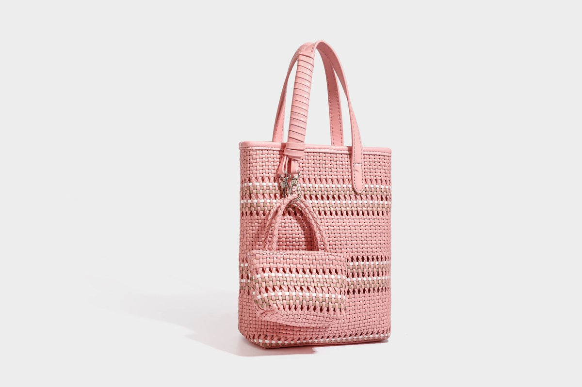 Kleine, formstabile Korb-Shopper-Tasche aus geflochtenem Material mit umwickelten Griffen in Lederoptik und silberfarbenen Verschlussbeschlägen, Detailansicht 39