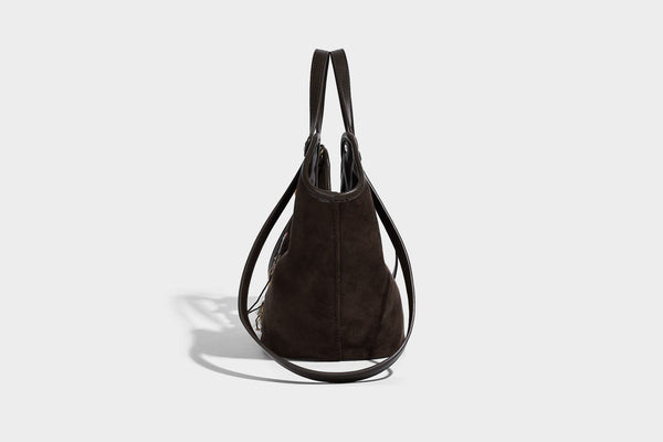 Dunkelbraune Hobo-Schultertasche mit matter Velourslederoptik, geschwungener Silhouette mit offenem oberen Abschluss, zwei Schulterriemen und abnehmbarem