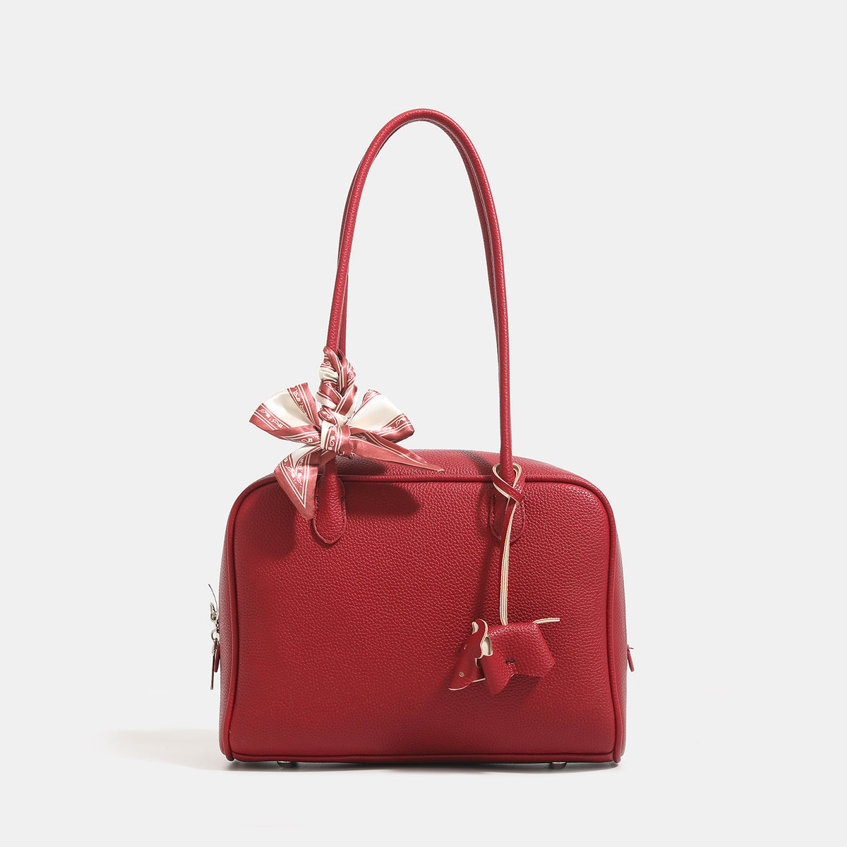 Strukturierte Boston-Tasche mit kurzem Henkel aus genarbtem lederähnlichem Material, Seidenschal-Bindung und Metallfüßchen, Detailansicht 7