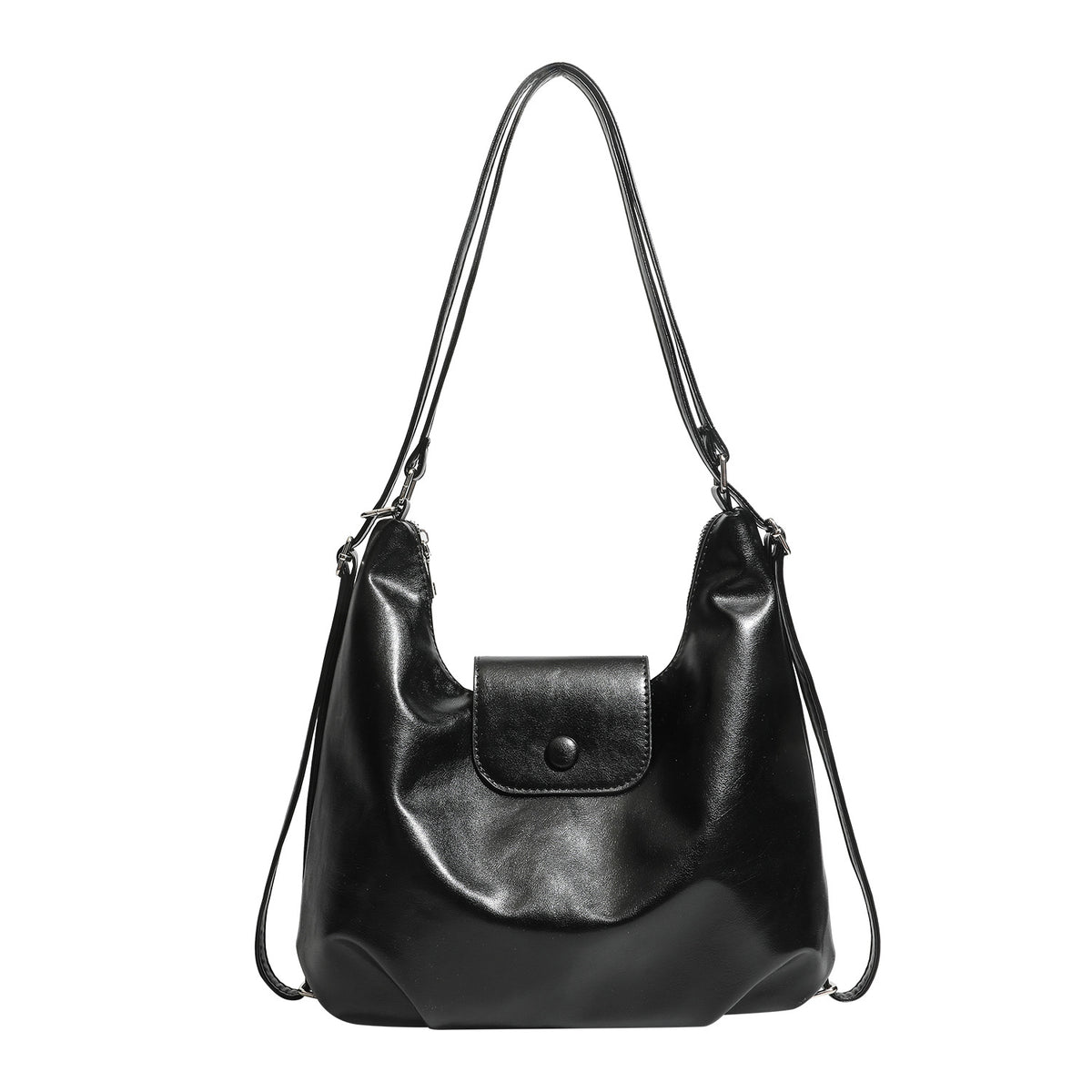 Lässig fallende Hobo-Schultertasche in glänzender Lederoptik mit vorderer Klappentasche und Druckknopf sowie silberfarbenen Metallbeschlägen, Detailansicht 5