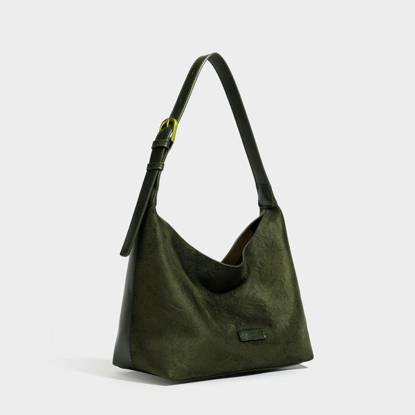 Dunkelbraune, weich fallende Hobo-Schultertasche mit strukturiertem Körper in Veloursleder-Optik, glatten Besätzen in Leder-Optik und Beschlägen in Antikgoldoptik, Detailansicht