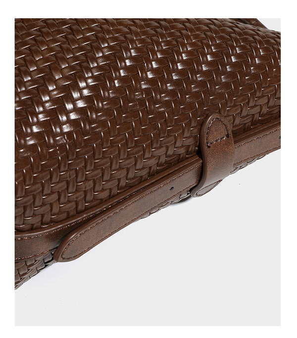 Lässig gewebte Schultertasche in Lederoptik mit Bindebandverschluss, goldfarbenen Metalldetails und einem Schulterriemen, Detailansicht 31