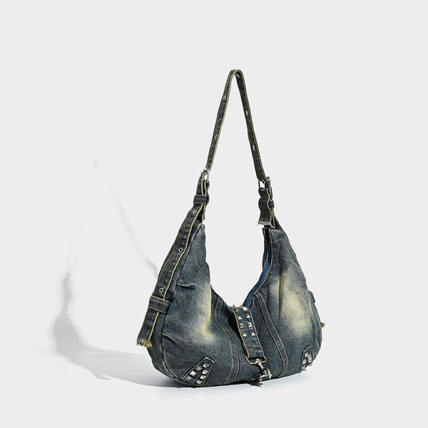 Hobo-Bag aus Denim mit Used-Effekt, Pyramiden-Nieten und verstellbarem Schulterriemen, Detailansicht 2