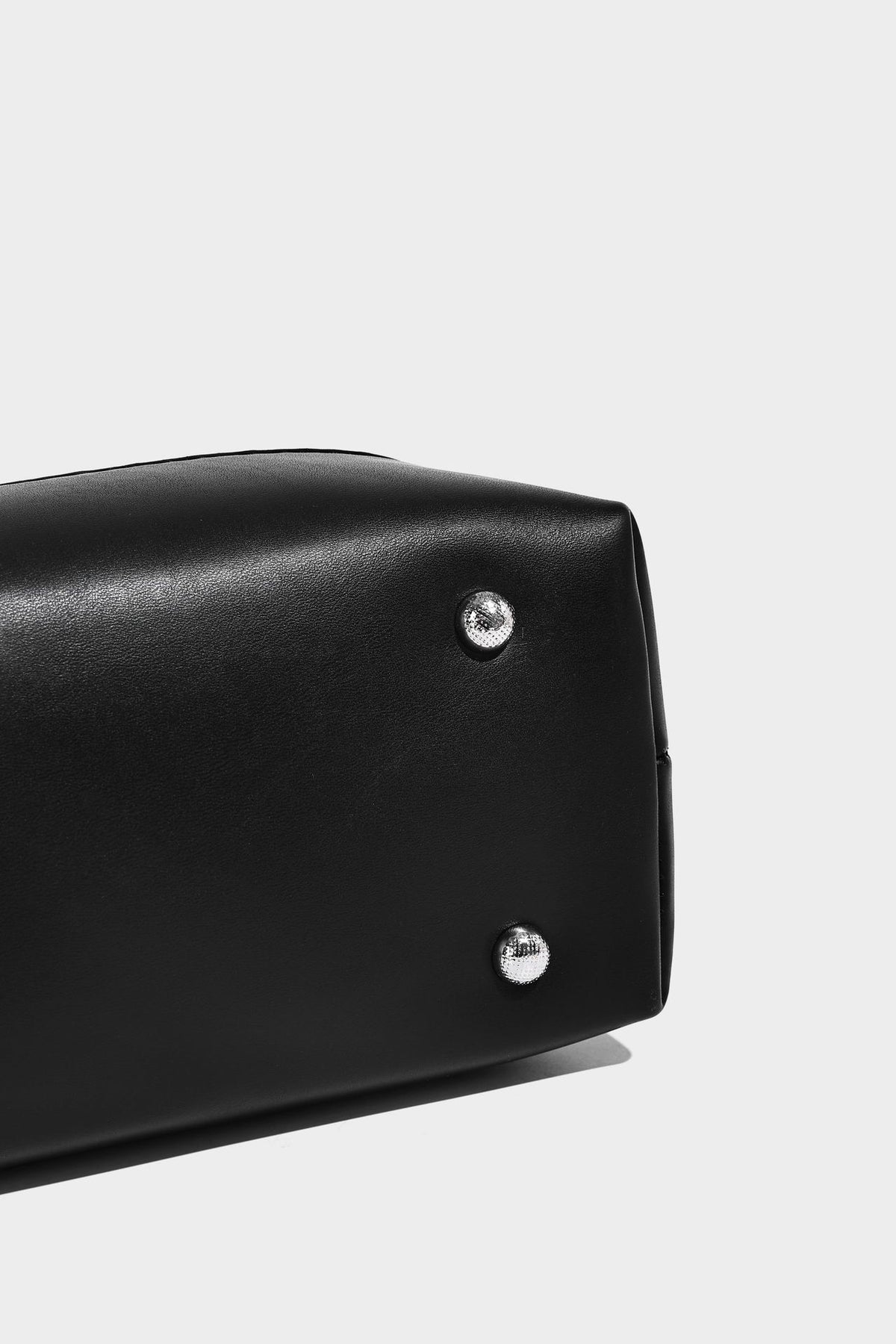 Structured black and beige striped woven shoulder bag with silver chain strap and turn-lock metal clasp, detail view 23