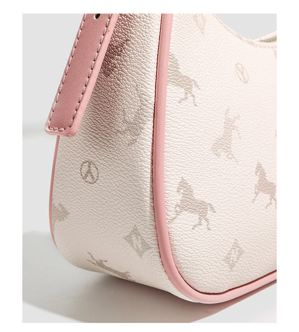 Sichelförmige Schultertasche in Creme mit Monogrammprint, kontrastierendem Besatz in Lederoptik und silberfarbenen Beschlägen, Detailansicht 12