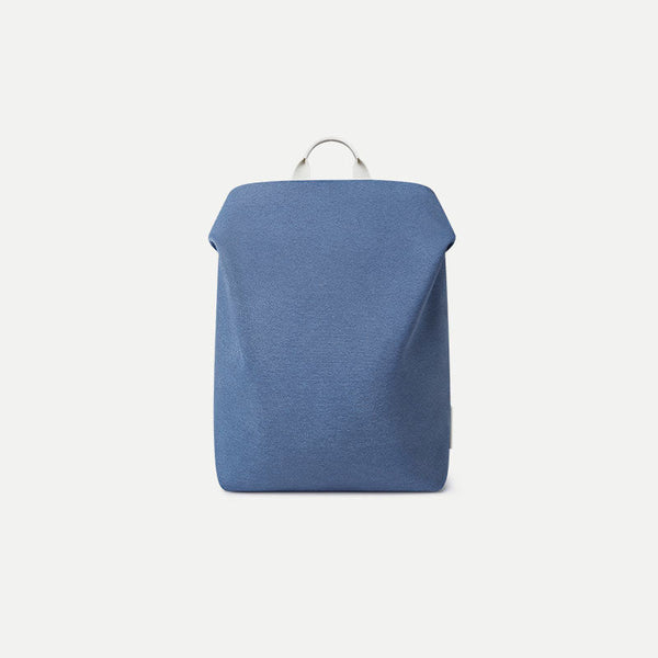 Minimalistischer matter Rucksack aus gewebtem Material mit kurzem Tragegriff und verstellbaren Schulterriemen, Detailansicht 16