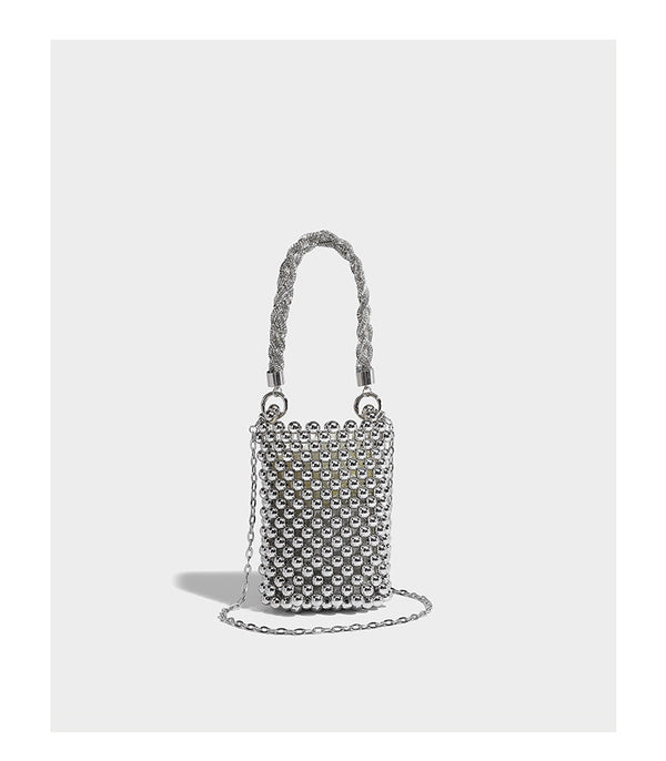 Mini-Bucket-Bag in zylindrischer Form, mit metallisch silberfarbenen Perlen besetzt, geflochtenem Tragegriff und Ketten-Schulterriemen, Detailansicht 10