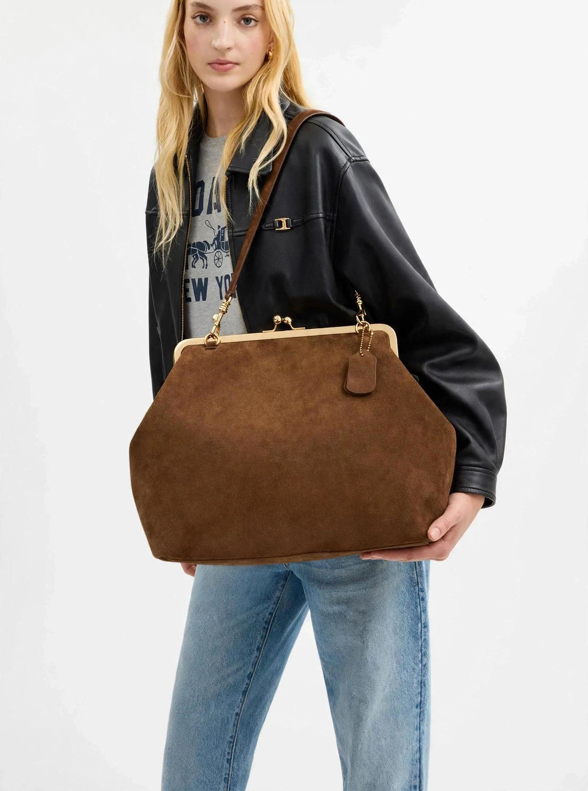 Strukturierte Rahmenschultertasche mit Kussverschluss, goldfarbenen Beschlägen und Riemen in Lederoptik, Detailansicht 17