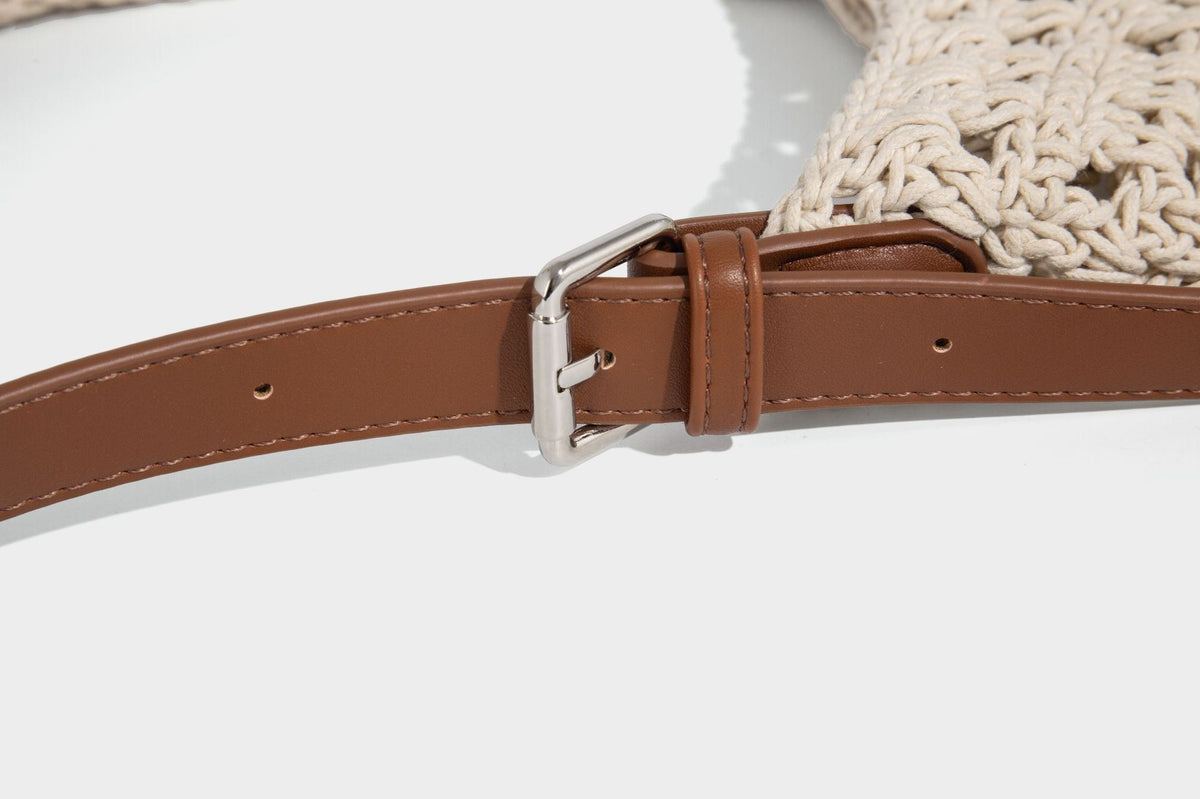 Lässige gehäkelte Hobo-Schultertasche aus Wachsschnur mit verstellbarem Riemen in Lederoptik und Taschenkorpus im offenen Gittermuster, Detailansicht 26