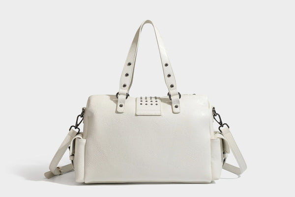 Strukturierte Moto-Satchel mit Nieten, Schnallenriemen, zwei Tragegriffen und abnehmbarem Crossbody-Riemen aus glattem Material mit Detail