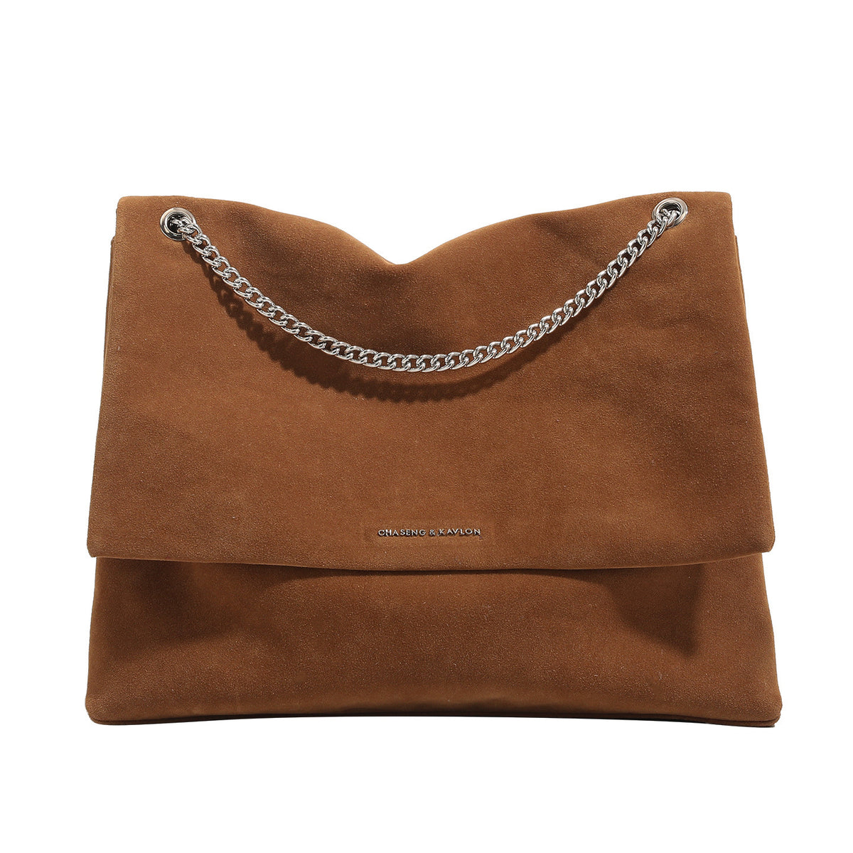 Strukturierte Schultertasche mit Überschlag, silberfarbenem Kettenriemen und Oberfläche in Cognac mit Velourslederoptik, Überschlagverschluss und seitlichen Ösen