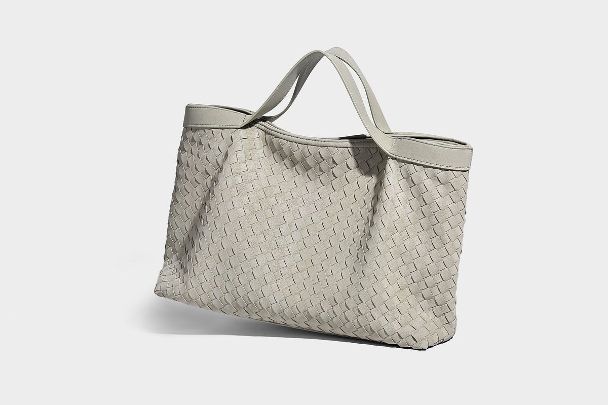 Große, formstabile Tote-Bag in Lederoptik mit gewebter Struktur und passender kleiner Tasche in Dunkelbraun, zwei Henkeln und verstellbarem
