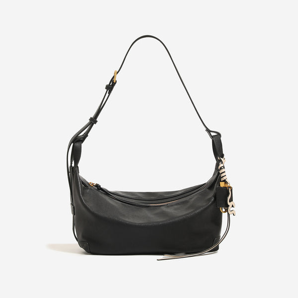 Weich fallende, halbmondförmige Hobo-Schultertasche mit glatter Lederoptik, Reißverschluss oben und goldfarbenen Beschlägen, Detailansicht