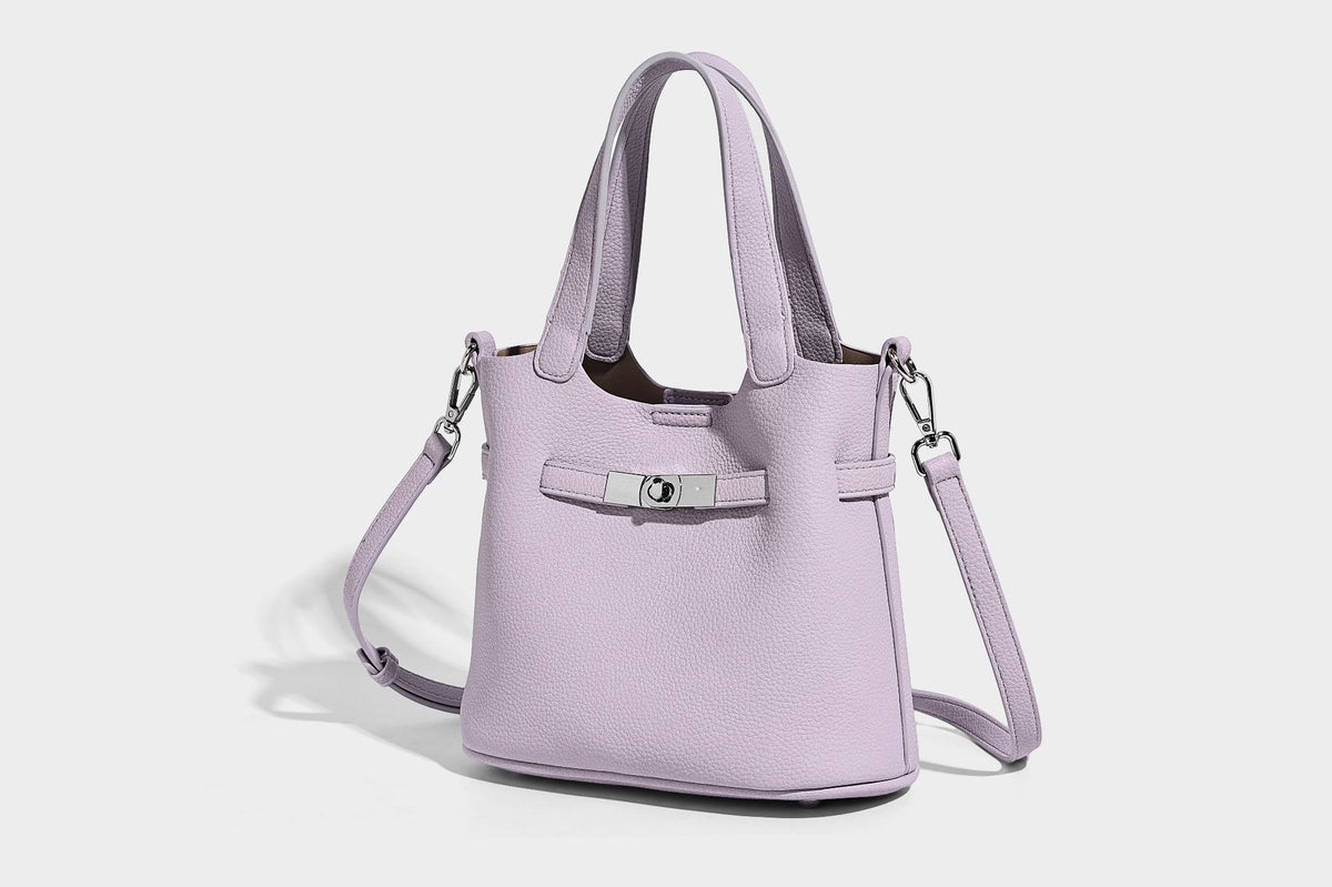 Kleine formstabile Tote-Bag mit genarbter Oberfläche, silberfarbenem Drehverschluss und zwei Henkeln, Detailansicht 20