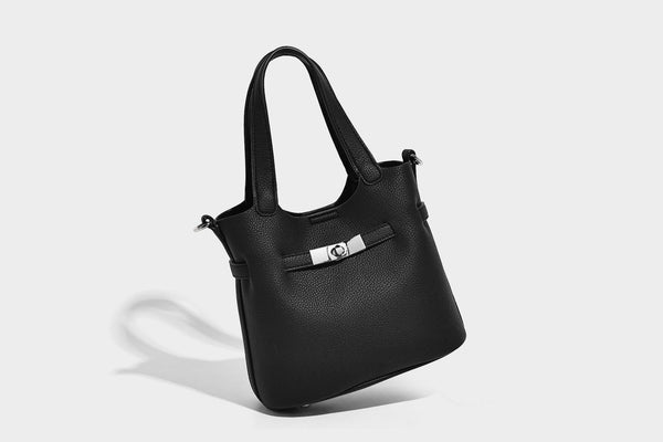 Kleine formstabile Tote-Bag mit genarbter Oberfläche, silberfarbenem Drehverschluss und zwei Henkeln, Detailansicht 17