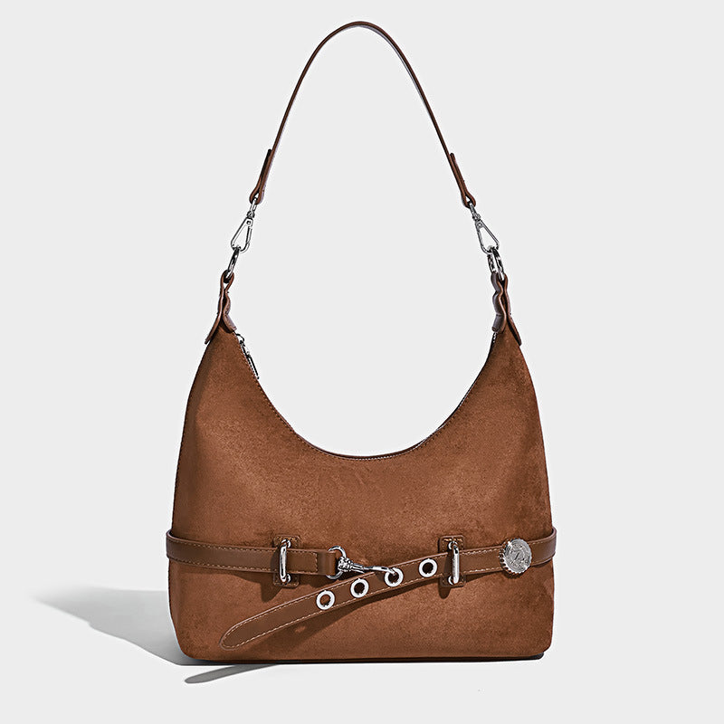 Hobo-Schultertasche in Dunkelbraun mit Veloursleder-Finish, silberner Gürtelschnalle und Ösenbeschlägen, verstellbarem Riemen, Detailansicht 3