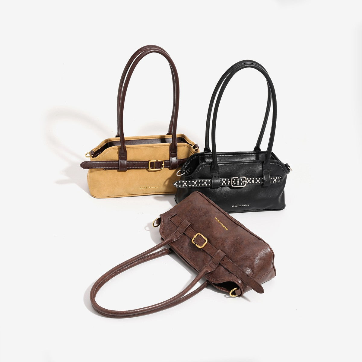 Strukturierte Baguette-Schultertasche mit vorderem Riemen mit Schnallendetail und zwei langen Henkeln, Vorderansicht