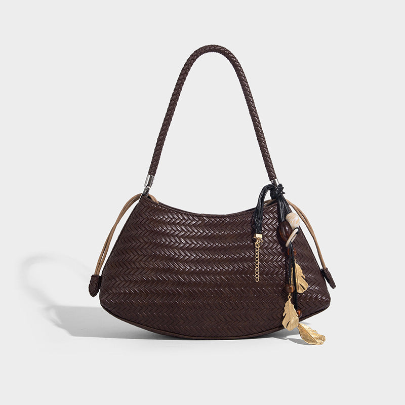 Geflochtene Hobo-Schultertasche in Lederoptik mit geflochtenem Riemen und silberfarbenen Beschlägen, Vorderansicht