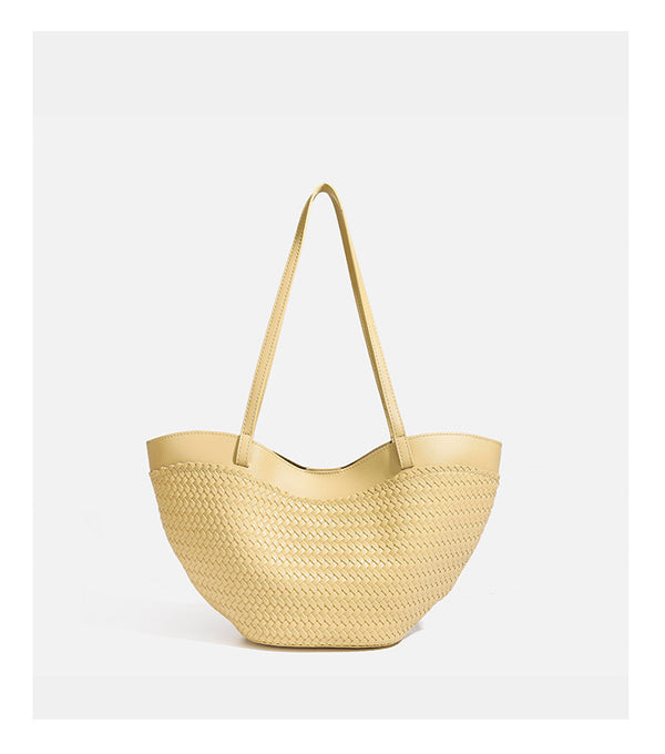 Große schwarze gewebte Tote-Bag mit glatter Kante in Lederoptik, langen doppelten Schulterriemen und geschwungener Silhouette, Detailansicht 16