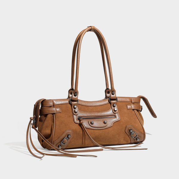 Strukturierte Vintage-Moto-Schultertasche im Tote-Stil mit matten, velourslederähnlichen Einsätzen, lederähnlichen Besätzen, dunkel-silberfarbenen Nieten und Reißverschluss vorne