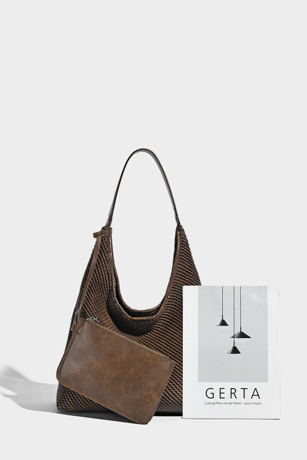 Weich fallende Hobo-Schultertasche in Braun mit Flechtoptik, Besätzen in Lederoptik und abnehmbarer Vordertasche mit Reißverschluss, Detailansicht 25