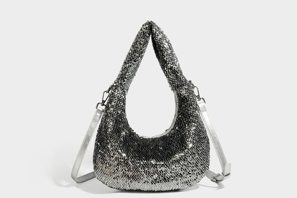 Lässig drapierte, tropfenförmige Hobo-Schultertasche mit durchgehendem Metallic-Paillettenbesatz und silberfarbenen Metalldetails, Detailansicht 37