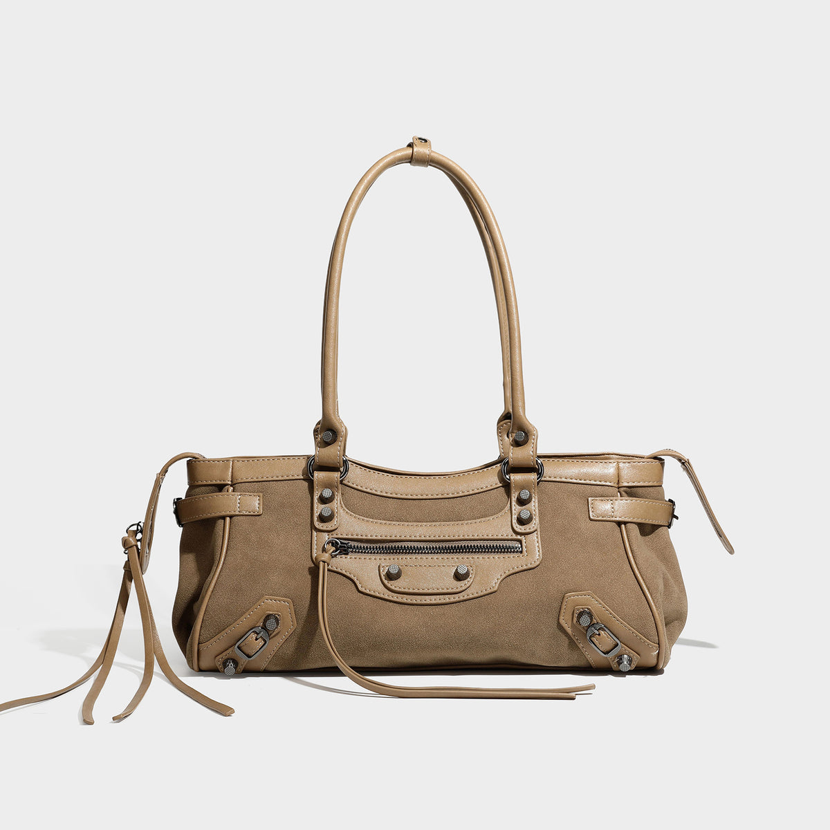 Strukturierte Vintage-Moto-Schultertasche im Tote-Stil mit matten, veloursähnlichen Einsätzen, Besatz in Lederoptik, Nieten in dunkler Silberoptik und Reißverschluss an der Vorderseite