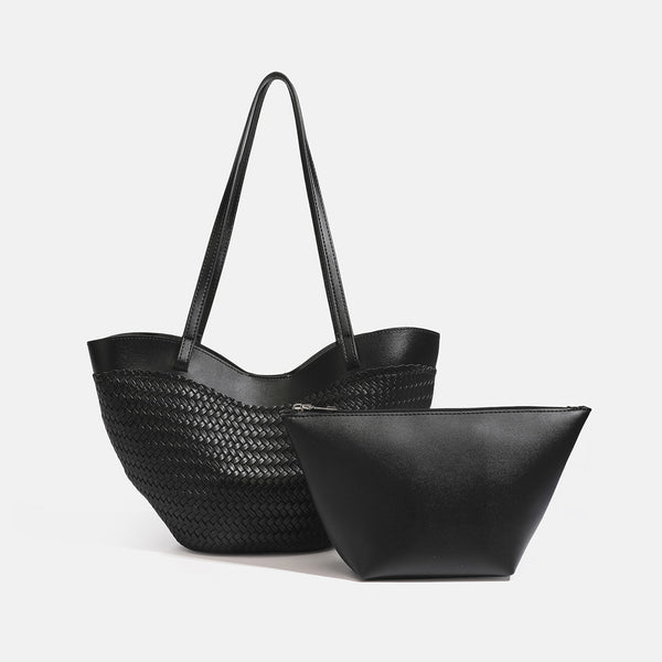 Große schwarze gewebte Tote-Bag mit glatten Besätzen in Lederoptik, langen doppelten Schulterriemen und geschwungener Silhouette, Detailansicht 2