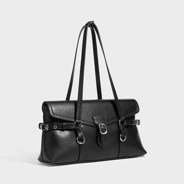 Strukturierte rechteckige Tote-Schultertasche mit Überschlagverschluss, vorderem Riemendetail mit Schnalle und silberfarbenen Ringbeschlägen in