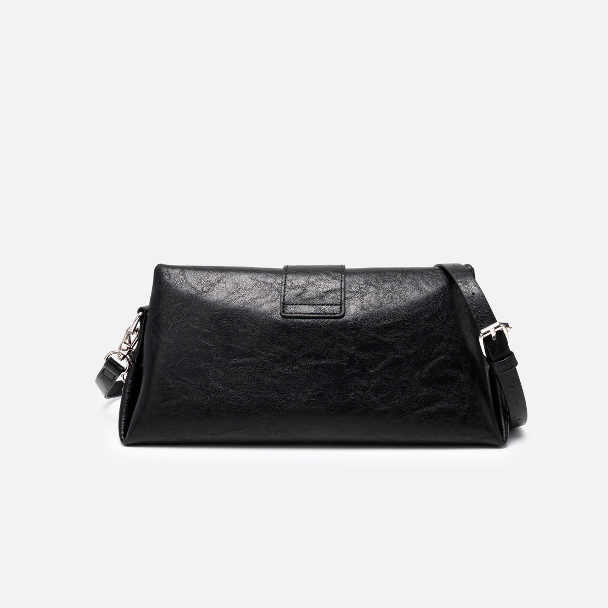 Schwarze strukturierte Mini-Schultertasche in quadratischer Form mit übergroßer Klappenschließe, Kettenriemen und passendem Reißverschlusstäschchen aus glattem genarbtem