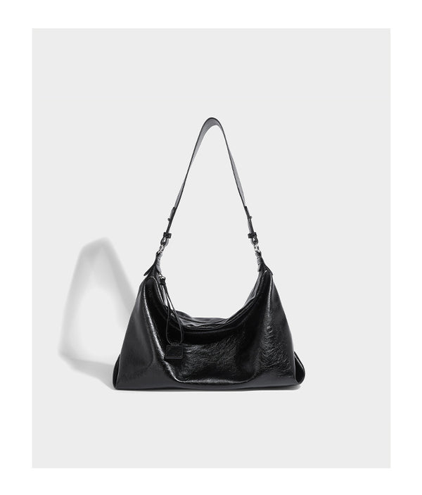 Weiche Hobo-Schultertasche mit glänzender Crinkle-Oberfläche, Reißverschluss oben und verstellbarem Riemen, Detailansicht 8
