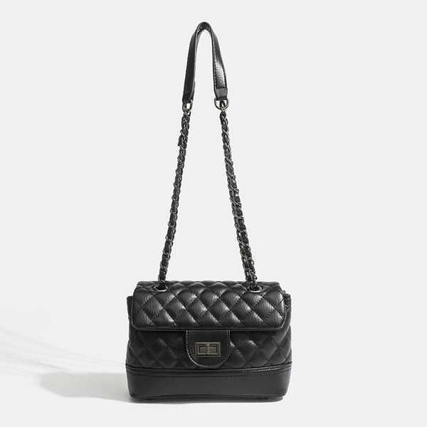 Gesteppte Mini-Schultertasche in Lederoptik mit Rautensteppung, Klappe mit Drehverschluss und Kettenriemen in dunkler Gunmetal-Optik, Detailansicht