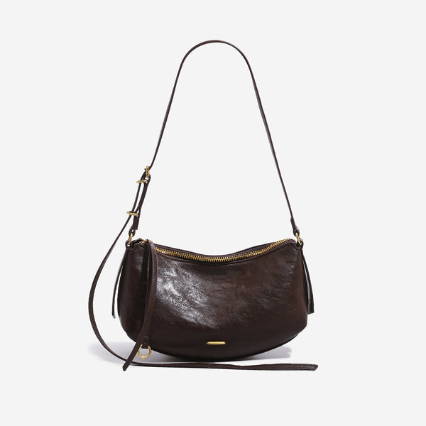 Halbmondförmige Sattel-Crossbody-Tasche mit Reißverschluss oben, verstellbarem Riemen und Beschlägen in Goldoptik, Detailansicht 7
