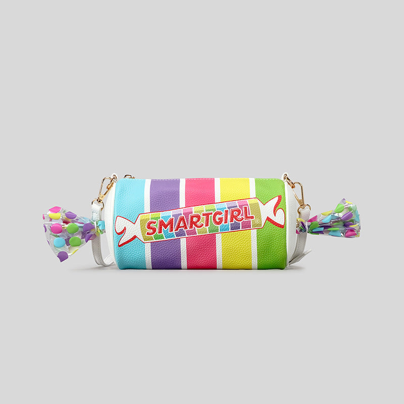 Regenbogen-gestreifte Candy-Fass-Crossbody-Tasche mit transparenten, gedrehten Enden, weißem verstellbarem Trageriemen und goldfarbenen Beschlägen, Detailansicht