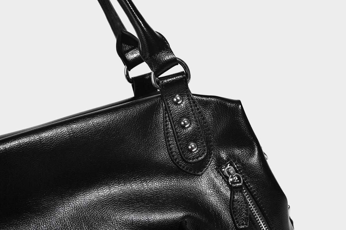 Glänzende strukturierte Tote-Henkeltasche mit zwei Tragegriffen, abnehmbarem Crossbody-Riemen, Reißverschlusstaschen auf der Vorderseite und silberfarbenen Beschlägen