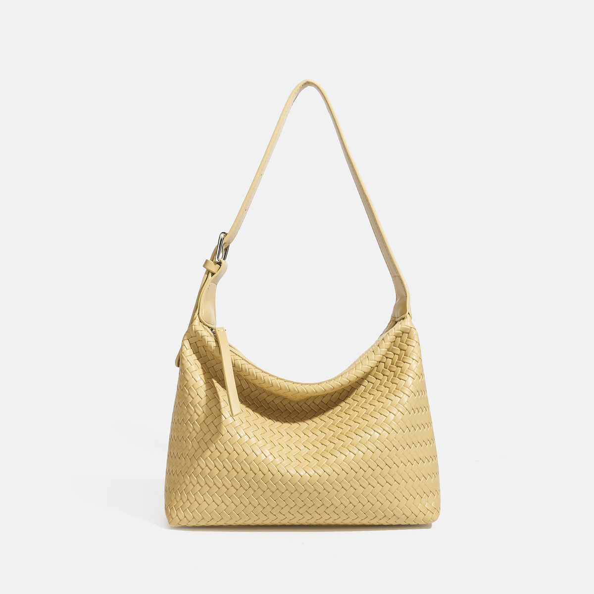 Kompakte Hobo-Schultertasche mit gewebter Optik, Reißverschluss oben, silberfarbenem Ringbeschlag und ineinander verflochtener Lederoptik, Vorderansicht