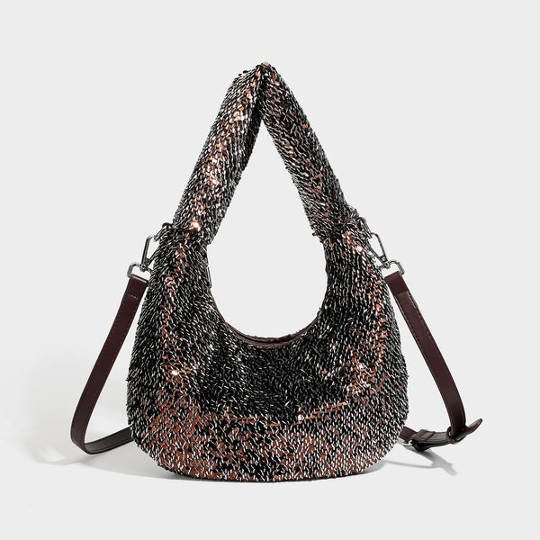 Weich fallende, tropfenförmige Hobo-Schultertasche mit durchgehendem Metallic-Paillettenbesatz und Details in Silberoptik, Detailansicht 10